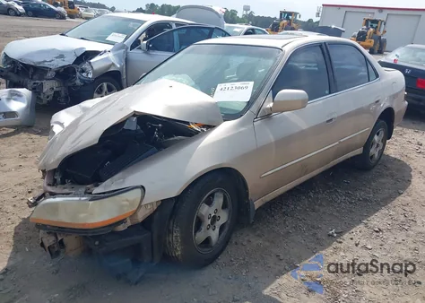 2000 Honda Accord 3.0 Ex from USA, damaged, VIN 1HGCG1651YA025062